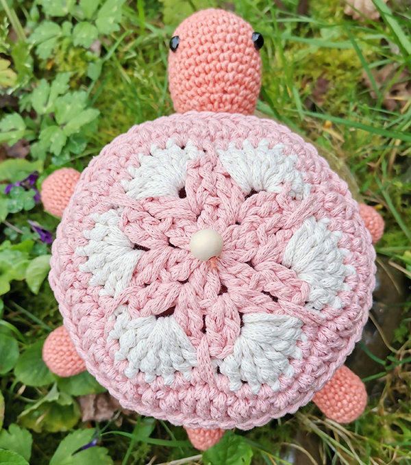 Tuto PDF - Luce Tortue Bonbonnière au crochet vue de haut