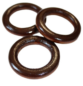 Anneau bois vernis naturel finition tricot crochet