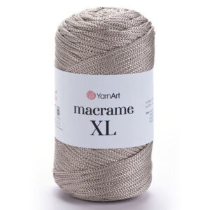 Macrame XL taupe pelote douce en premier plan lumineux