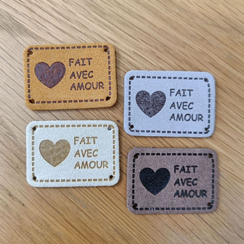 Etiquette Fait Avec Amour 35x25mm, 4 couleurs