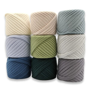 9 pelotes de bobilon Vanilla, Sky Blue, Blue Jeans, Ivory, Olive, Ultramarine Green, Smoky, Stone, Mr. Gray