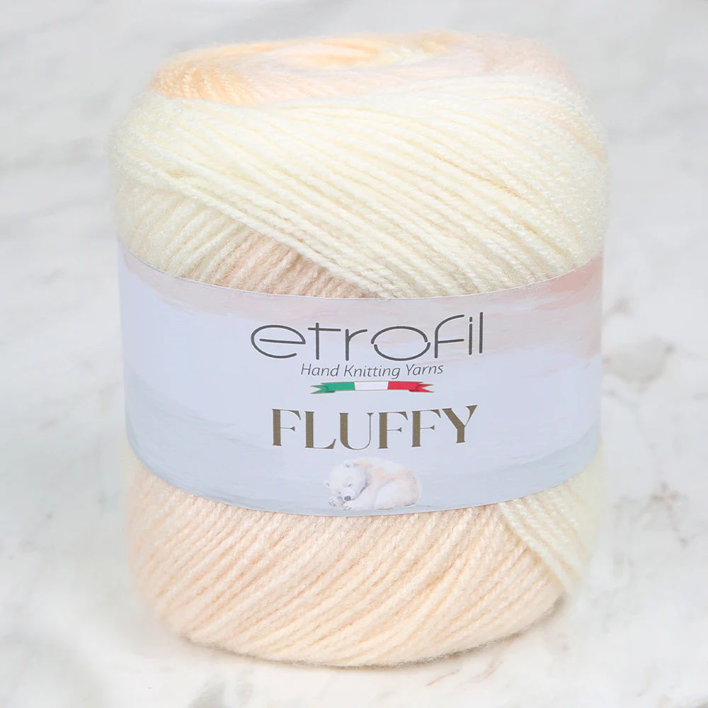 Pelote Fluffy Etrofil crème en détail, idéale pour crochet