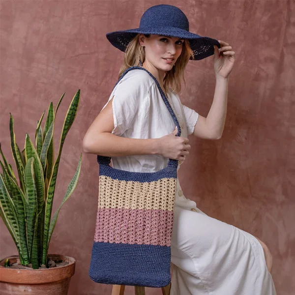 Accessoires d’été réalisés à partir du Livre DMC – Raphia – 18 Projets